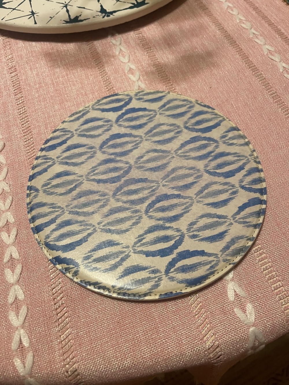 Blue and White Patterned Mouse Pad